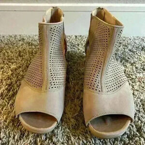 Earth IVY SAHARA Coco Leather Perforated Nubuck Open Toe Heel Bootie Size 9 W